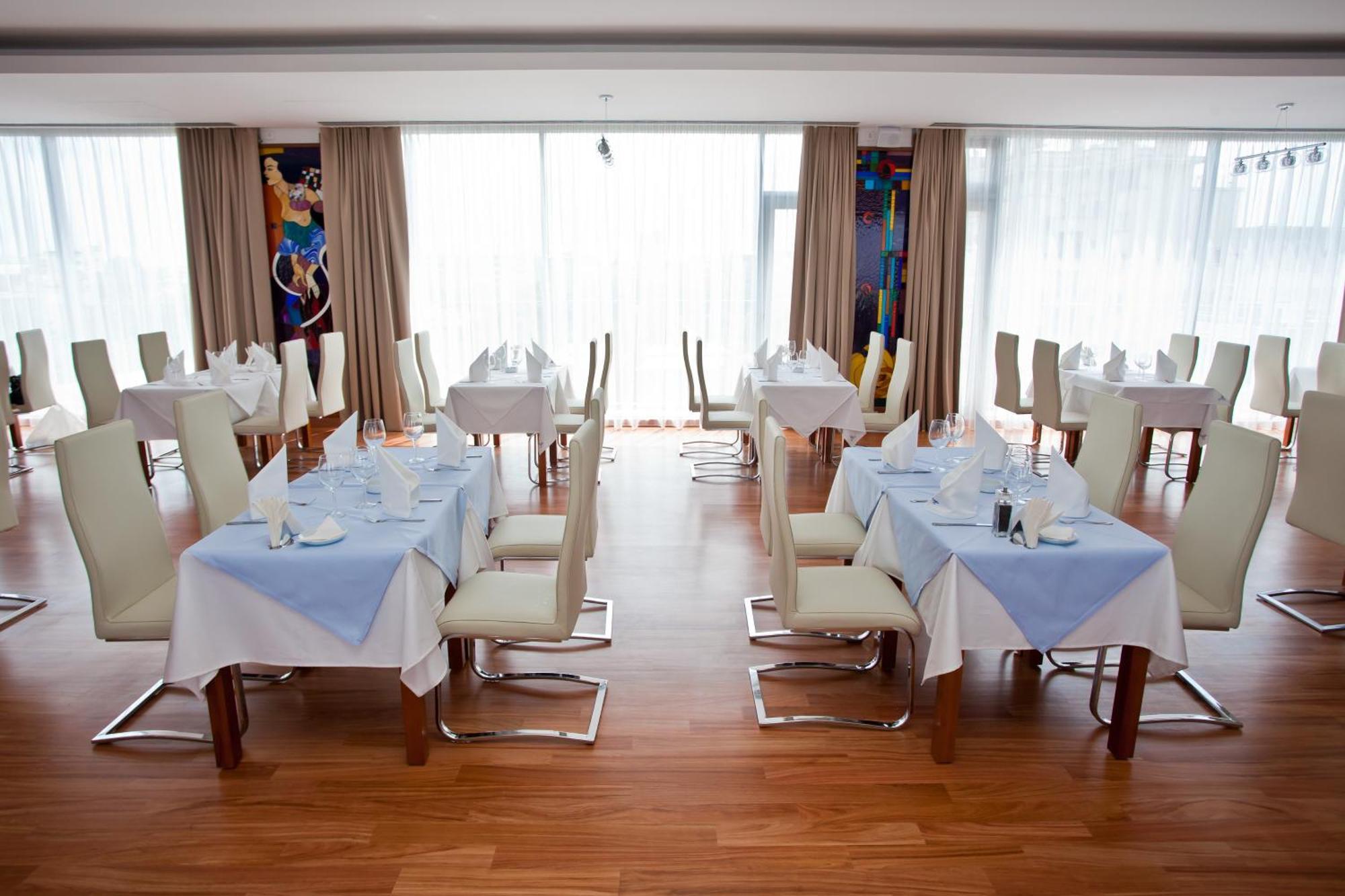 Marshal Garden Hotel Bucureşti Restaurant bilde Restaurant
