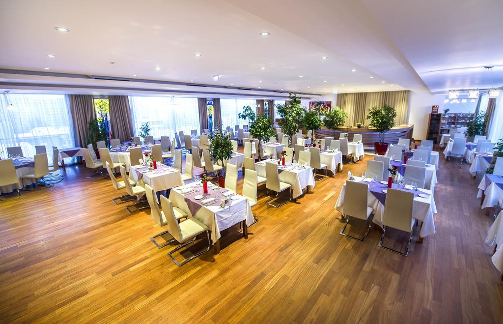 Marshal Garden Hotel Bucureşti Eksteriør bilde The restaurant